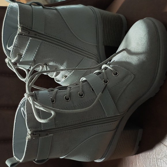 Shoe dazzle chunky wedge heel boots - Picture 7 of 7